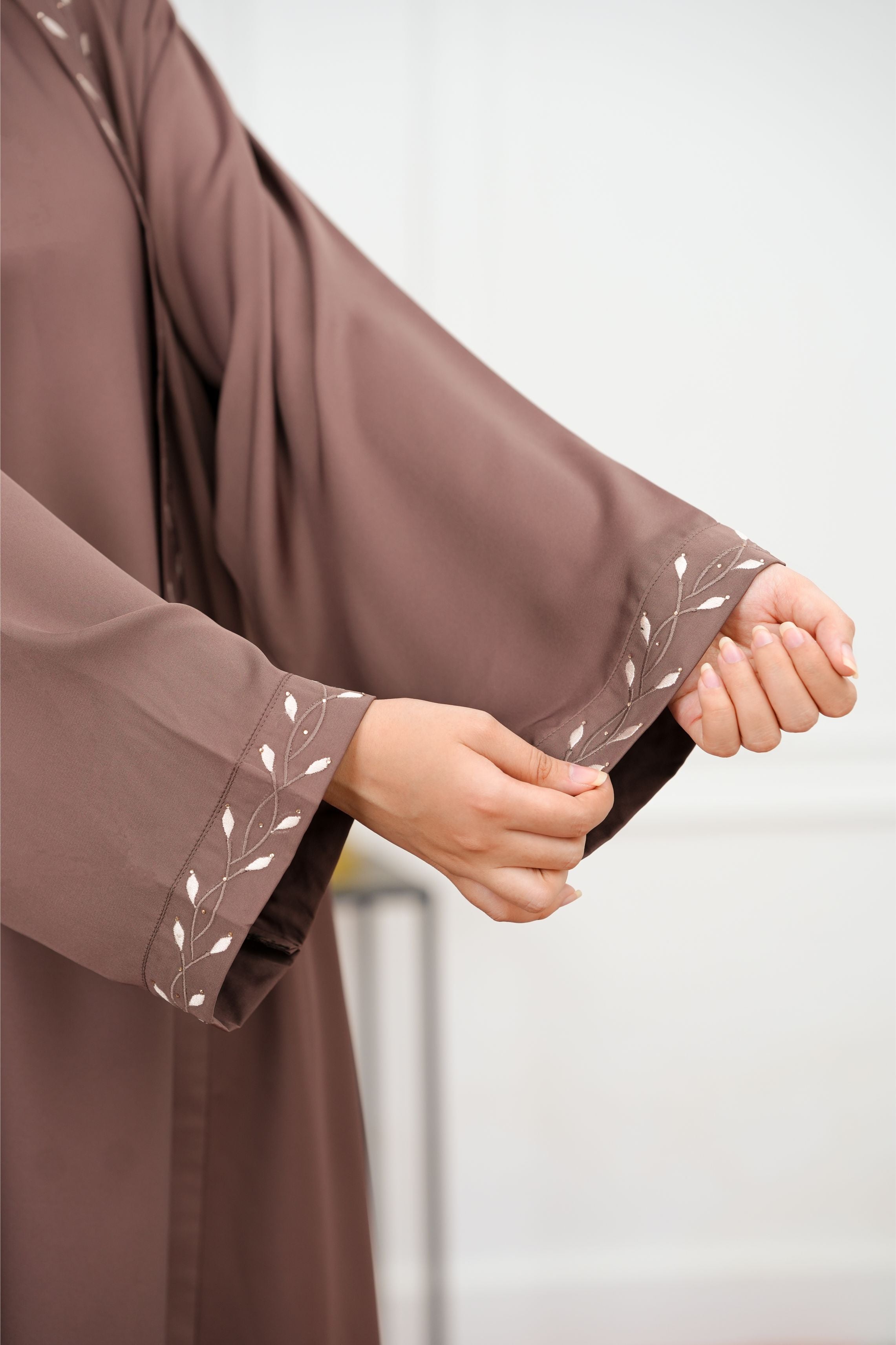 Front Close 0122-MR-New 02 -Coffee-